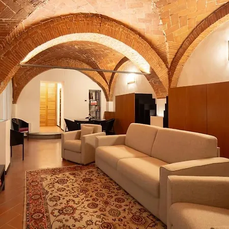Benci In Apartment Florence