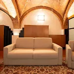 Benci In Apartament